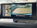 駐車や万退時の後方確認をサポートします。映像を大画面で確認できるので、安全に運転できます。