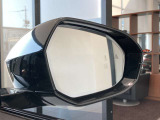 レーンチェンジウォーニング装備。車線変更時の安全確認をサポートしてくれます。