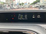 走行に必要な情報を一目で確認できるメーター。シンプルで分かりやすいデザインで、運転に集中できます。
