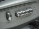 ◆電動シート装備◆シートポジションの調節が電動でできます。体格にあった細かな位置調整ができます!