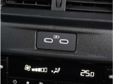 USBソケットも装備しており、スマホ充電に助かります。