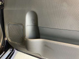 ドア内張にキズあります。