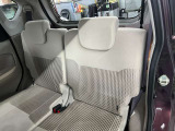 ベビーシートやチャイルドシート使用時も快適にお過ごしいただける十分な空間を確保しています☆