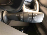 ☆オートライト機能☆車外の明るさに応じて自動的でヘッドランプを点灯および消灯します。夕暮れ時やトンネルなどで便利です!