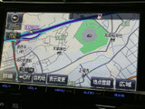 目的地設定やルート検索がスムーズに行える、高画質ディスプレイを搭載。視覚的に分かりやすい表示で、安心して快適なドライブをお楽しみいただけます。
