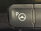 【駐車支援システム】駐車スペースを検知し、スムーズな駐車をアシスト。狭いスペースへの駐車など、駐車に自信の無い方におすすめの機能です♪