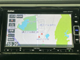 鮮明な地図表示で、スムーズなナビゲーションを実現します。現在地や周辺施設の情報も確認でき、安心してドライブを楽しめます。