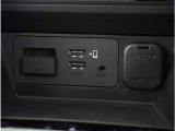 【USB接続】USB接続も可能です。スマートフォンと連動して音楽も再生可能です。