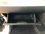 よく使うものが手を伸ばせばすぐ届く、機能面で充実した収納。