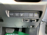 ステアリングヒーター付き。寒い日のドライブも、手のひらから温めてくれます。