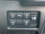 スイッチ類が使いやすく配置された操作周り。運転中でも直感的な操作が可能なレイアウトです。