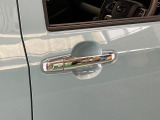 品質へのこだわり!フロアマットやシートなど車内をキレイに清掃し、ニオイや汚れなどを徹底的にクリーニングしてもらっております。室内はピカピカです☆