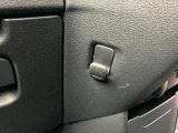 フック付きで、浮かせて荷物を運べます。