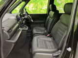 視界の広さも抜群で、運転しやすい設計となっています。安全運転をサポートする、快適な空間を提供しています。