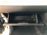 よく使うものが手を伸ばせばすぐ届く、機能面で充実した収納。