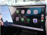 【AppleCarPlay・AndroidAuto対応】 スマートフォンを接続することによって、対応アプリをナビゲーション画面で使用することができます。 ※動画サイト等を表示するためには別途、機器が必要となります。