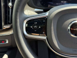 ◆ステアリング/アダプティブ・オートクルーズコントロールは、前走車との車間を一定に保ってくれる便利機能です