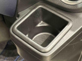 運転席側掘り込み式インパネカップホルダー