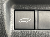【パワーバックドア】スマートキーや運転席のボタンを押すだけでリアゲートが自動で開閉します!荷物を持っている時や、高い位置にあるバックドアを閉める際に便利な機能です♪