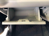 よく使うものが手を伸ばせばすぐ届く、機能面で充実した収納。