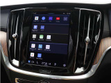 Google搭載のボルボなら、車内にいながら多彩なデジタルライフをお楽しみいただけます。Google Playから必要なアプリをダウンロードして、有意義な移動時間を楽しみましょう。