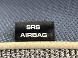 車両側方からの衝撃を緩和するSRSサイドエアバッグ(運転席/助手席)に加えて,SRSカーテンシールドエアバックも標準装備