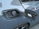 運転席側に配置されています!ドアロックと連動して施錠されるため、いたずら防止にも配慮された設計です。