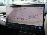 【純正ナビゲーション】 高解像度ディスプレイを採用することにより、詳細な地図情報を表示。急速充電スポット情報も簡単に確認することができます。