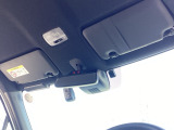 自社整備工場で点検整備をおこなってからお渡ししています。車検が残っている場合は『12ヶ月点検整備』を、車検整備付きの場合は『車検整備』をおこないます。整備費用は車両本体価格に含まれています。