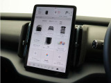 直感的な構成により、必要なときに運転の邪魔をすることなく、適切なサポート情報およびエンターテイメントを提供することができます。