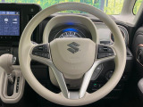 インテリアに合わせたデザインのステアリングは、運転される方のことも考え、運転しやすい形状、大きさです。是非一度、実際に触ってお確かめください。