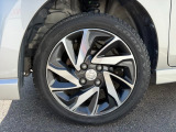 純正アルミホイールです。タイヤサイズは、165/55R15です。