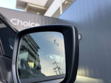 後側方に車両接近時には、サイドミラーのインジケーターでお知らせ 車線変更も安心です