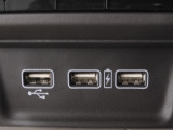 ◆USBチャージャー◆使いやすい場所に装備されています。