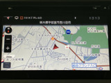 詳細な地図情報が表示され、スムーズなナビゲーションをサポートします。街乗りから長距離ドライブまで、安心してご利用いただけます。