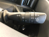 ☆オートライト機能☆車外の明るさに応じて自動的でヘッドランプを点灯および消灯します。夕暮れ時やトンネルなどで便利です!