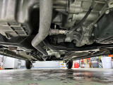 当社は自社認証整備工場も完備しており、納車前整備や一般車検・点検など、お客様が安心して長くお使い頂ける様にメンテナンス面に対して細かく整備しております。ご納車もご安心下さい
