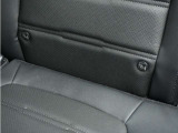 ◆ISOFIX◆シートベルトいらずでチャイルドシートと固定金具を連結するだけでガッチリ固定できます。