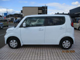 車両左側面です