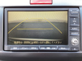 リアカメラ付で、後方をナビ画面で確認。車庫入れも安心です。もちろん、バックギアと連動しています。