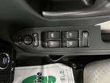 パワーウィンドウ付き☆運転席で全部の窓を開閉することが可能!!