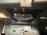 ◆ETC/ETC車載器を装備。セットアップもお任せいただければ、ご納車後はカード挿入しすぐに遠出も楽しめます