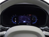 Google アシスタントを呼べば、友人や家族、会社の同僚への連絡や、車内環境の調整も思いのまま。ルート案内やエンターテイメント機能を利用する際も、ステアリングから手を離す必要はありません。