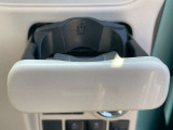 引き出し式のドリンクホルダーです。使わないときは閉まっておけます。