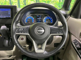 【純正革巻きステアリング】上質な革を使用することで、手にしっかり馴染みとても運転しやすいハンドルです♪