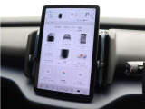 直感的な構成により、必要なときに運転の邪魔をすることなく、適切なサポート情報およびエンターテイメントを提供することができます。