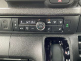 オートエアコン、シートヒーター付きでいつでも車内快適☆