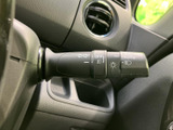 操作がしやすく、スムーズなウインカー操作を実現します。安全な車線変更や右左折をサポートします。