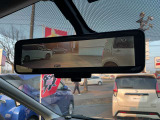 車のバックドアにカメラが付いているので映像で後ろが見れちゃいます!!!