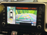 【パノラミックビューモニター】専用のカメラにより、上から見下ろしたような視点で360度クルマの周囲を確認することができます☆死角部分も確認しやすく、狭い場所での切り返しや駐車もスムーズに行えます。